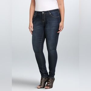 NWOT!! Torrid 22T Curvy Skinny. Excellent Condition.
